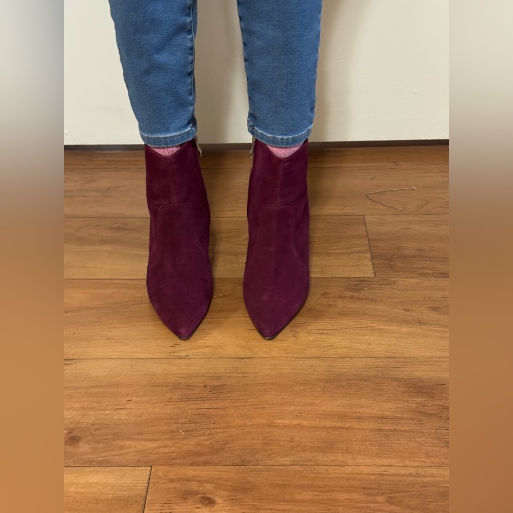 Cute suede bootie - Picture 2 of 3